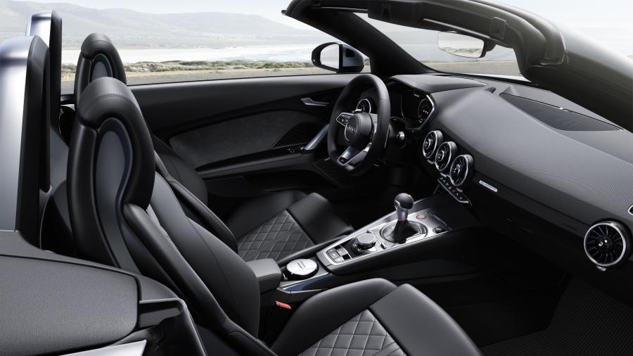 Интерьер Audi TTS Roadster (8S) 2018 года  (WW) (фото 14 из 14)